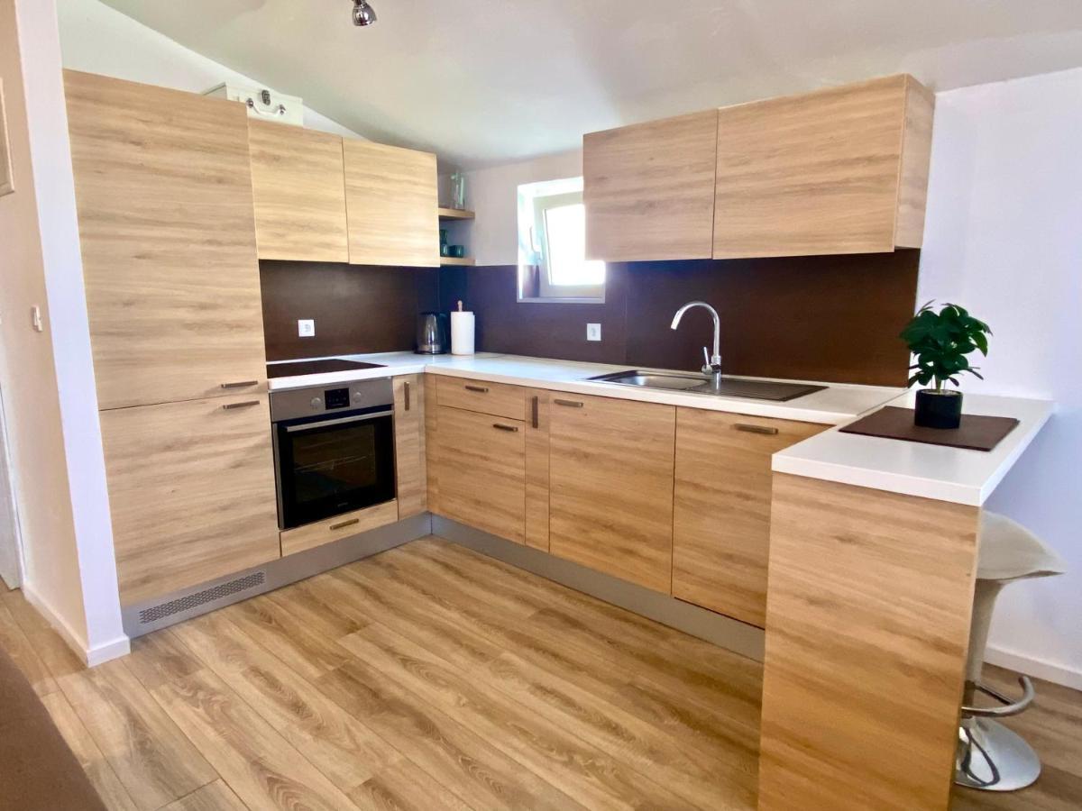 Golden Apartments Žaborić Eksteriør billede