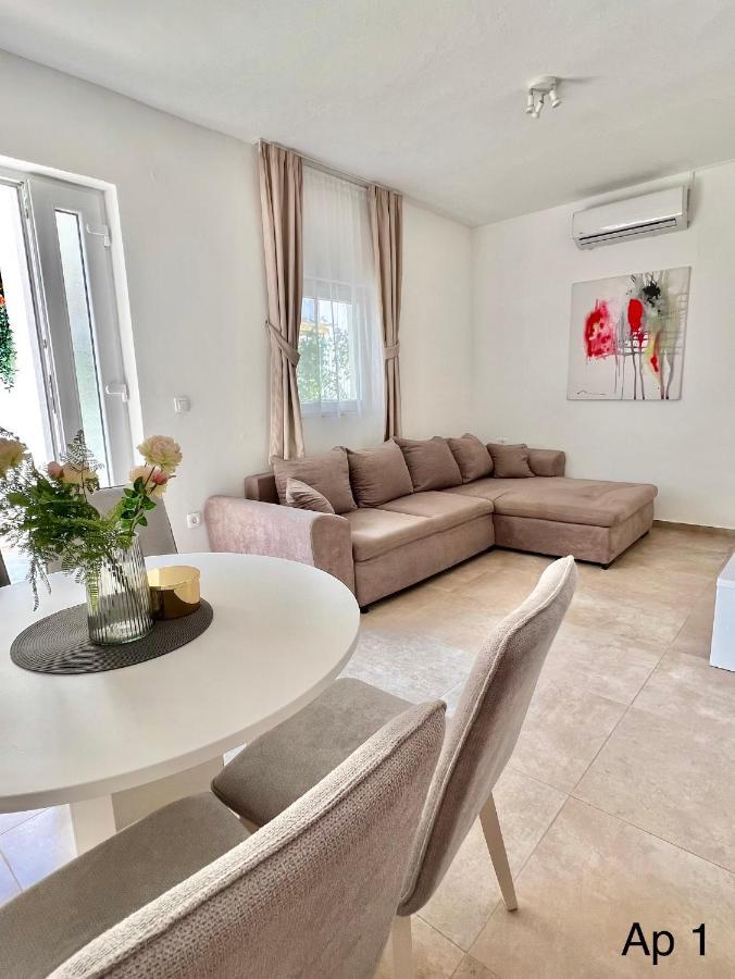 Golden Apartments Žaborić Eksteriør billede